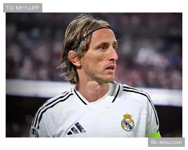 38岁莫德里奇替补登场策动绝杀,伯纳乌起立鼓掌